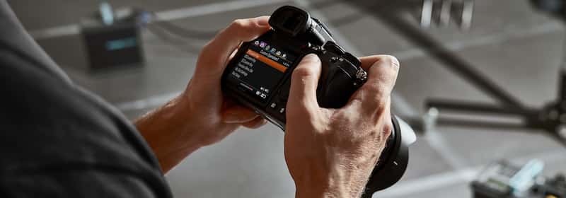 α7R IV 35mm full-frame camera with 61.0MP | ILCE-7RM4 | Sony Latvia